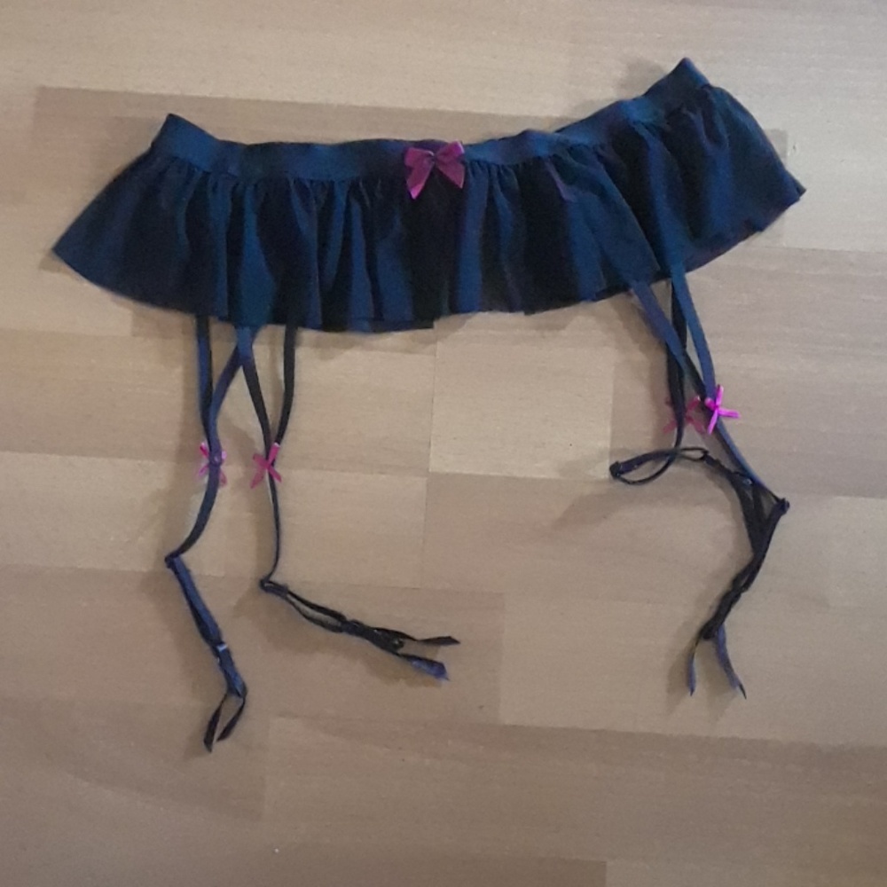 Betsey Johnson Garter